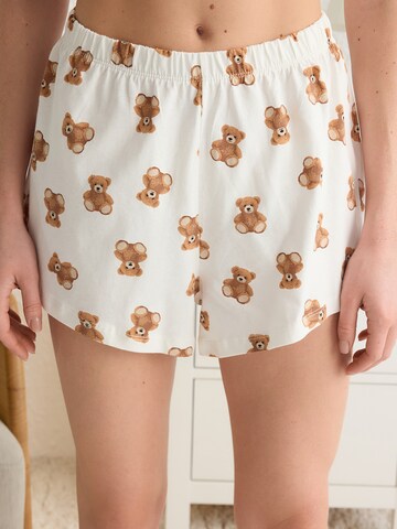 Trendyol Shorty in Beige