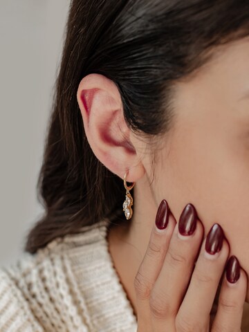 Orecchini 'Cluster Huggie' di Hey Happiness in oro