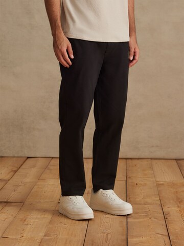 DAN FOX APPAREL Regular Chino Pants 'Laurin' in Black: front