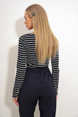 Trend Alaçatı Stili Shirts i sort