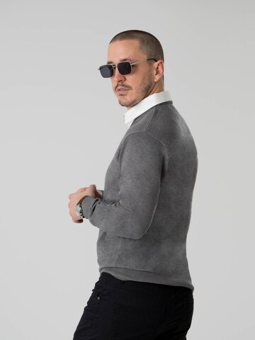 PANTONECLO Sweater 'Pantoneclo Men’s Mock Sweater' in Grey