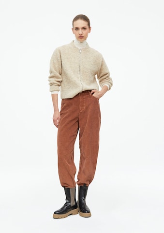 Barrel Pantalon s.Oliver en marron : devant