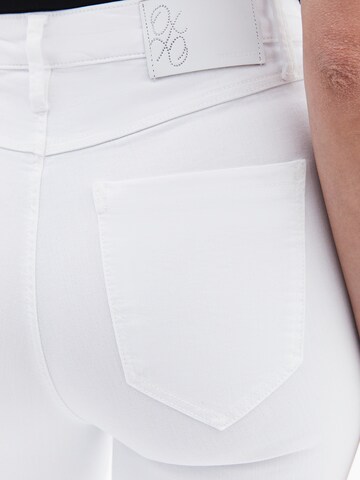 Skinny Jean OXXO en blanc