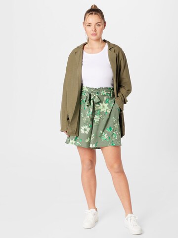 Vero Moda Curve - Regular Calças 'EASY' em verde