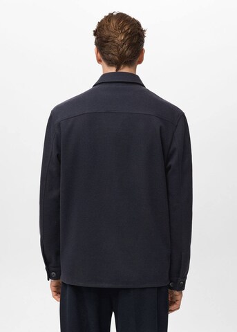 MANGO MAN Comfort Fit Übergangsjacke 'Alludia' in Blau