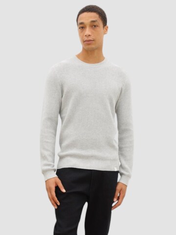 NOWADAYS Sweater 'Structured' in Grey: front