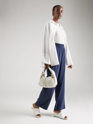 Wide Leg Pantalon 'Carmen' VERO MODA en bleu