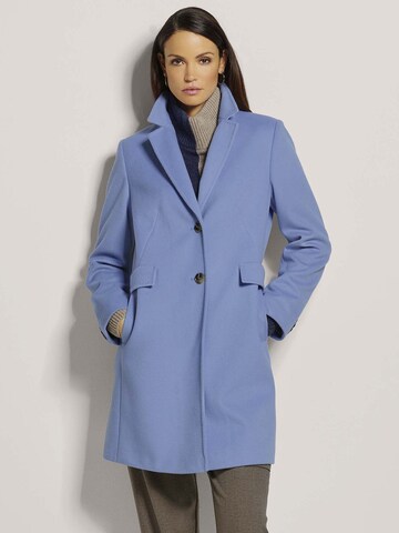MADELEINE Mantel in Blau: Vorderseite
