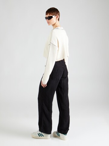 Regular Pantaloni de la BDG Urban Outfitters pe negru