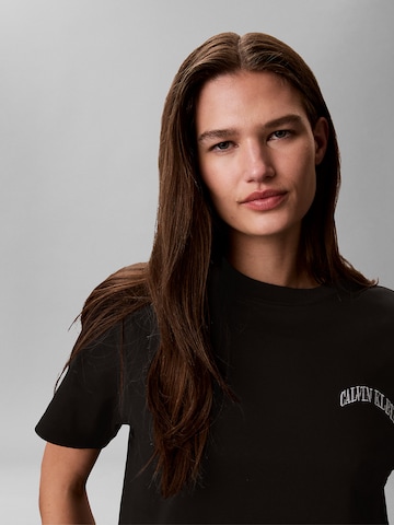 T-shirt 'Boxy' Calvin Klein Jeans en noir