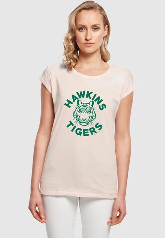 ABSOLUTE CULT Shirt 'Stranger Things - Hawkins Tigers' in Pink: Vorderseite