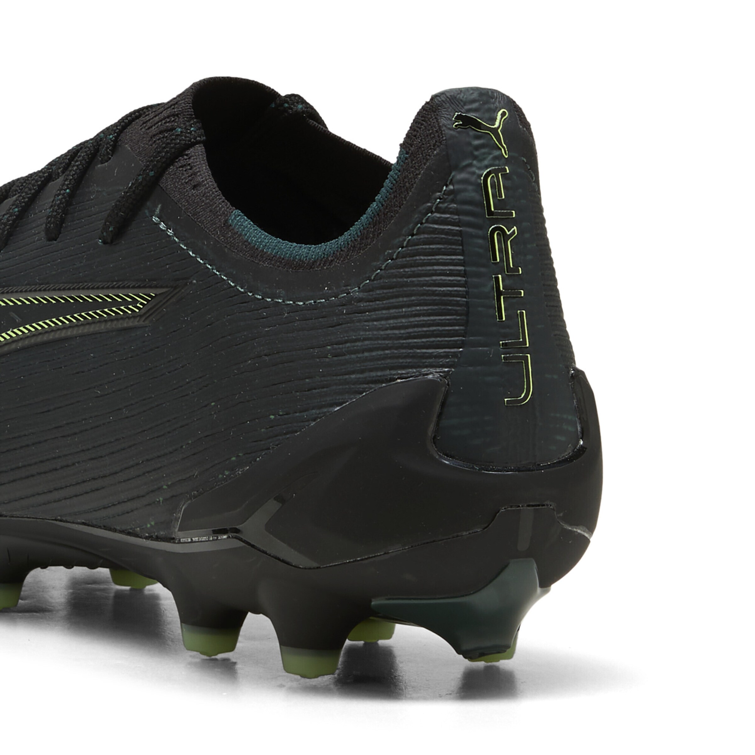 PUMA Fußballschuh 'Ultra 6 Ultimate' in Schwarz