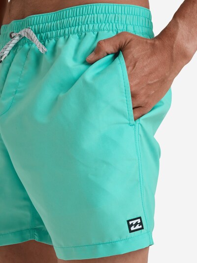 BILLABONG Boardshorts 'All Day' en turquoise, Vue avec produit