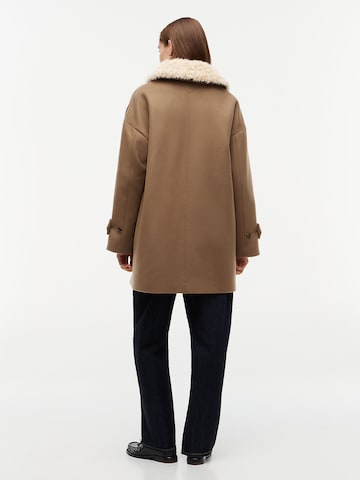TOMMY HILFIGER Tussenmantel in Bruin