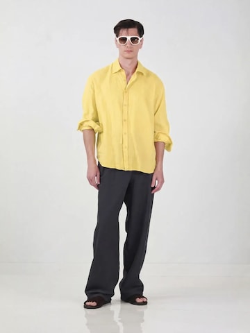 Coupe regular Chemise Giesto en jaune