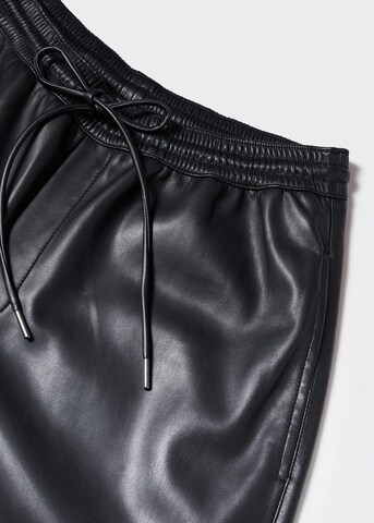 Largi Pantaloni 'Apple' de la MANGO pe negru