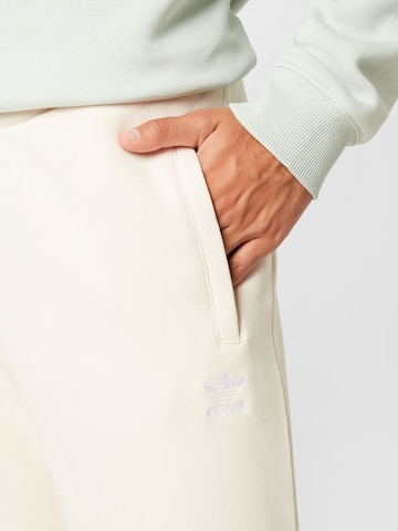 ADIDAS ORIGINALS Normální Kalhoty 'Adicolor Essentials Trefoil' – béžová
