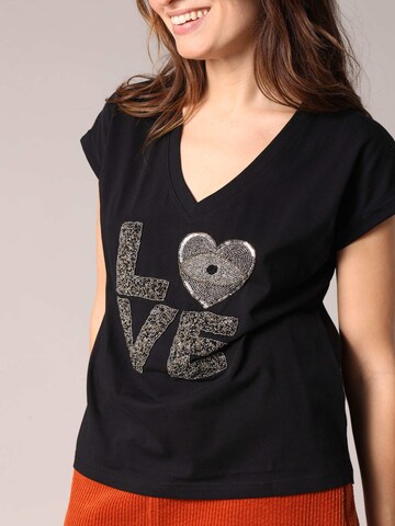 T-shirt 'MYKAMORE' Deeluxe en noir