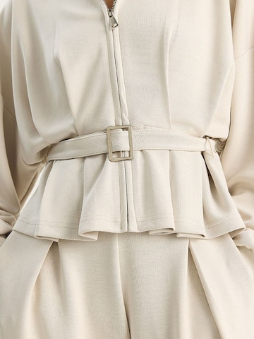 Completo pantalone di Bianco Lucci in beige