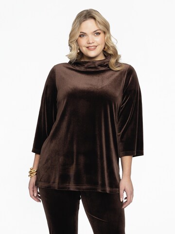 YOEK Shirt in Brown: front