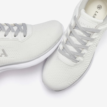 LASCANA Sneakers in White