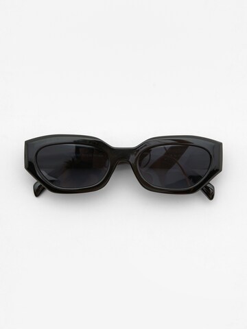 Pull&Bear Sunglasses in Black