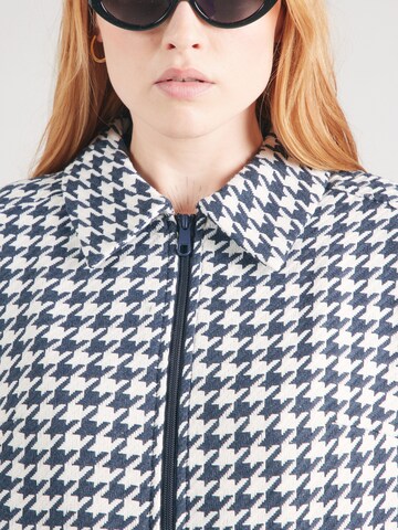 Veste mi-saison 'CARKimmie' ONLY Carmakoma en bleu