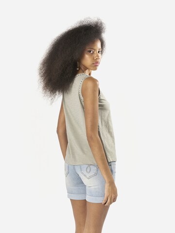 Top di KOROSHI in verde