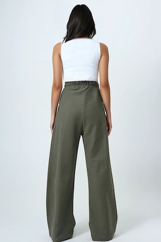 Trend Alaçatı Stili Wide leg Trousers with creases in Green