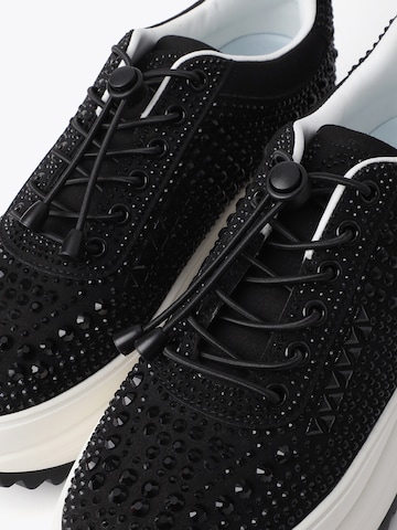 Lola Casademunt Låg sneaker i svart