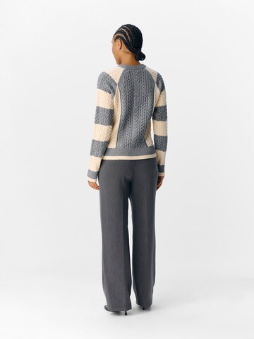 Pull-over OBJECT en gris