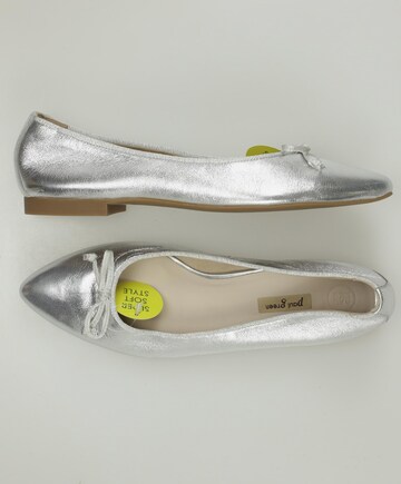 Paul Green Flats & Loafers in 41 in Silver: front