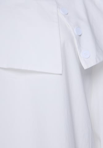 Usha - Blusa en blanco