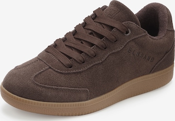 Baskets basses Elbsand en marron : devant