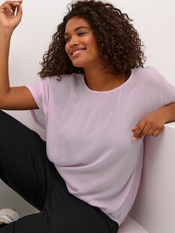 KAFFE CURVE Blus 'Ami Stanley' i rosa