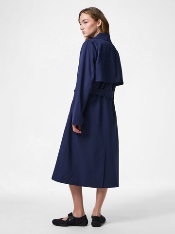 Manteau mi-saison 'PCScarlett' PIECES en bleu