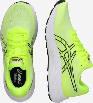 Chaussure de course ASICS en jaune