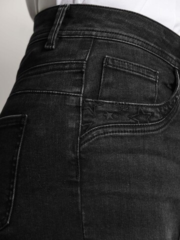 MADELEINE Slimfit Jeans in Zwart