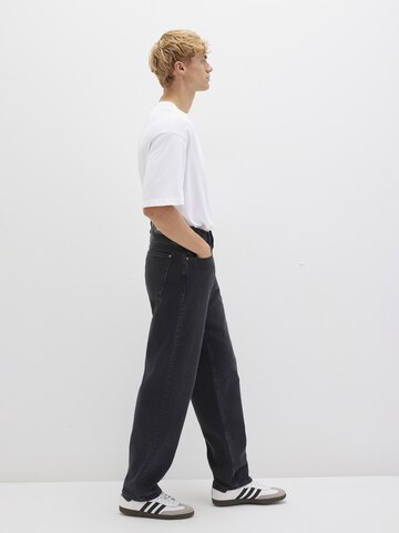 Mavi Loosefit Jeans in Schwarz