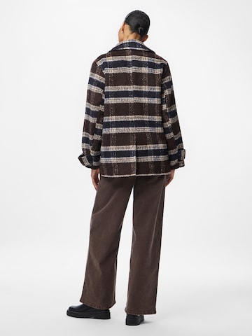 ruda PIECES Demisezoninė striukė 'PCMARBLE'