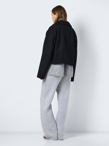 Noisy may Mantel in Schwarz