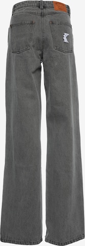 Wide Leg Jean Karl Kani en gris