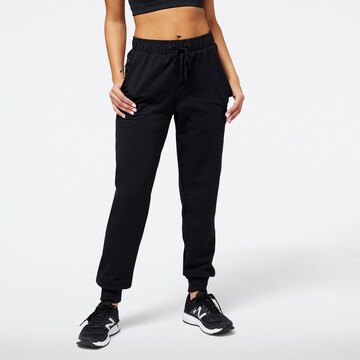 new balance Tapered Sportbroek in Zwart: voorkant