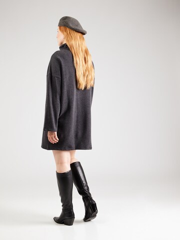 PIECES Curve - Vestido 'PCRERCURY' en gris