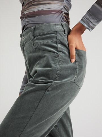 s.Oliver Tapered Broek in Groen