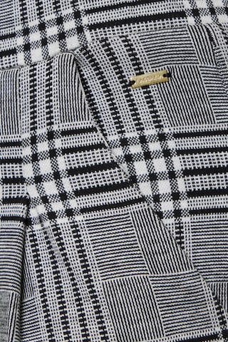 LASCANA Loose fit Pleat-Front Pants in Black