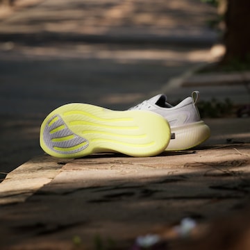 ADIDAS PERFORMANCE - Sapatilha de corrida 'Supernova Glide' em roxo