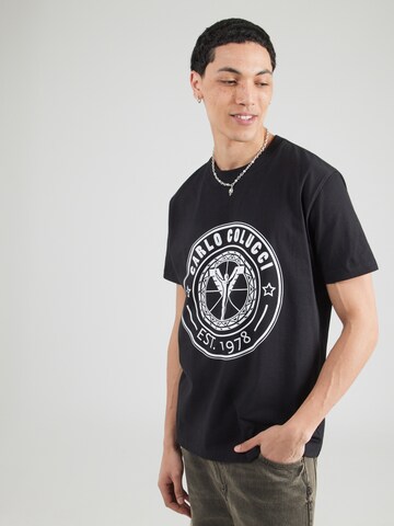 Tricou de la Carlo Colucci pe negru: față