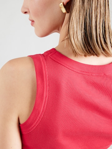 Haut 'OLINA' DRYKORN en rouge