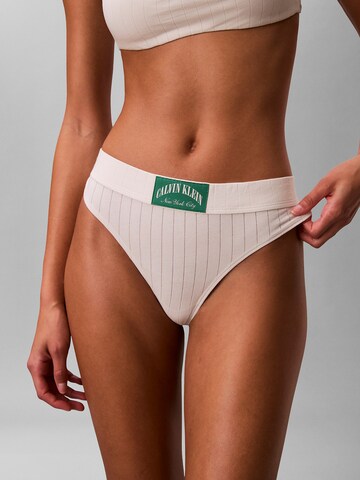 Calvin Klein Underwear Стринг 'Heritage Classic' в бяло